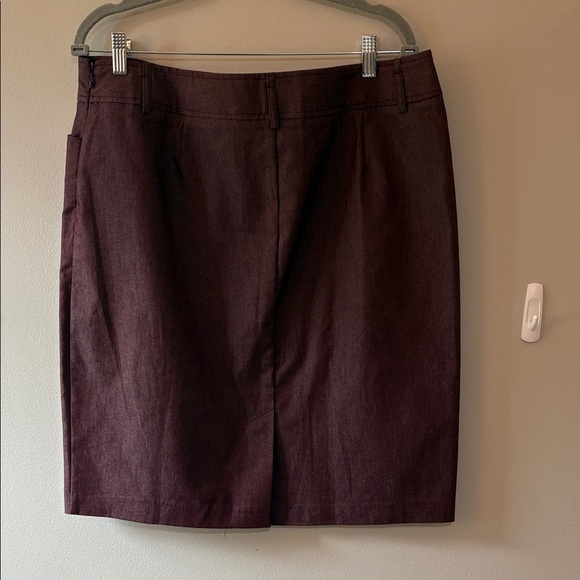 Dressbarn Deep Burgundy Pencil Skirt - Picture 4 of 7
